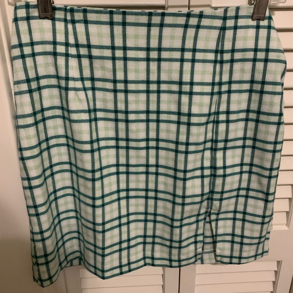 Wild Fable size 4 green plaid mini skirt